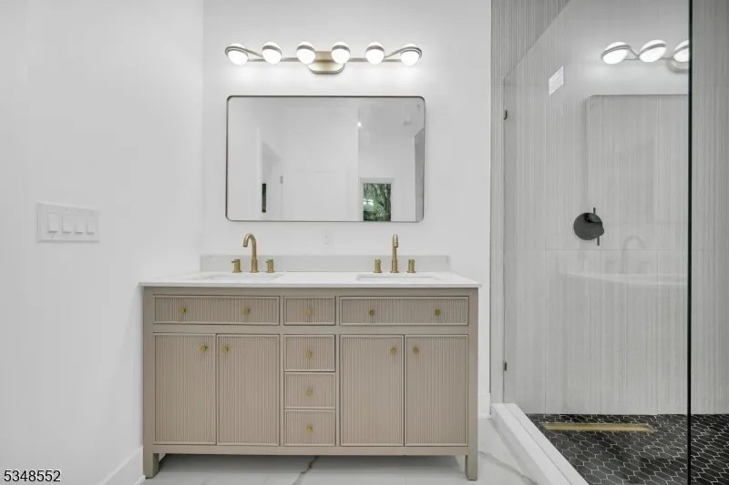 11 Country Club Road Livingston NJ bathroom photo 19